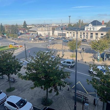 T2 4 Pers Face Gare Sncf Appart Hotel Le Cygne 6 Bourges Eksteriør billede