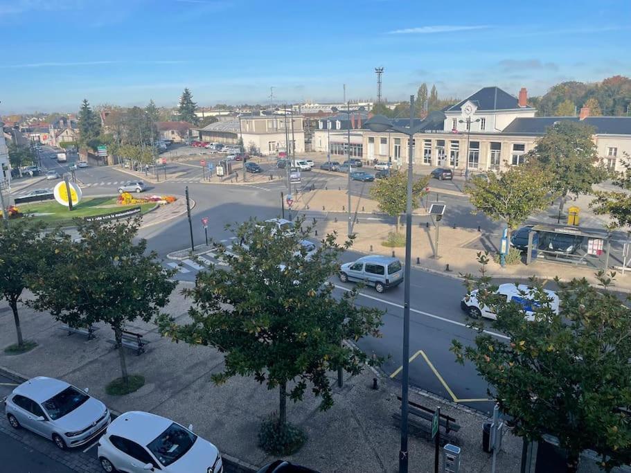 T2 4 Pers Face Gare Sncf Appart Hotel Le Cygne 6 Bourges Eksteriør billede